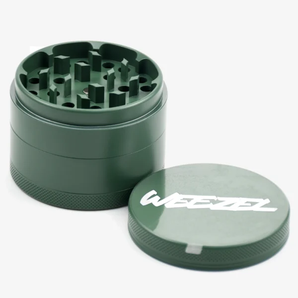 Keramik Grinder in grün, offen, stehend