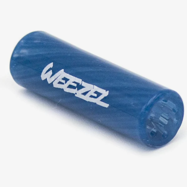 Blauer WEEZEL Flow Tip, mit weißem Logo, schräge Ansicht