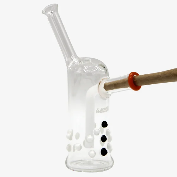 WEEZEL Joint Bubbler "Schneemann" für kleine Hände von der Seite mit Joint.