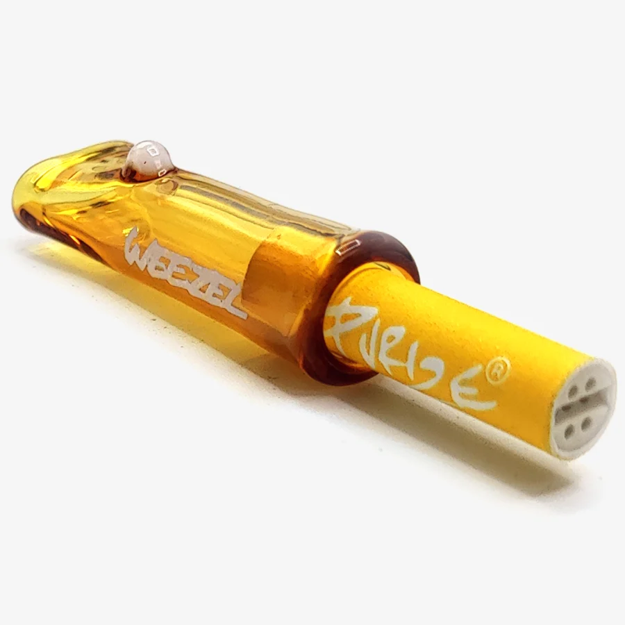 Gelbes Glasmundstück für Joints, mit weißer Perle und weißem WEEZEL Logo schräg mit Purize Filter