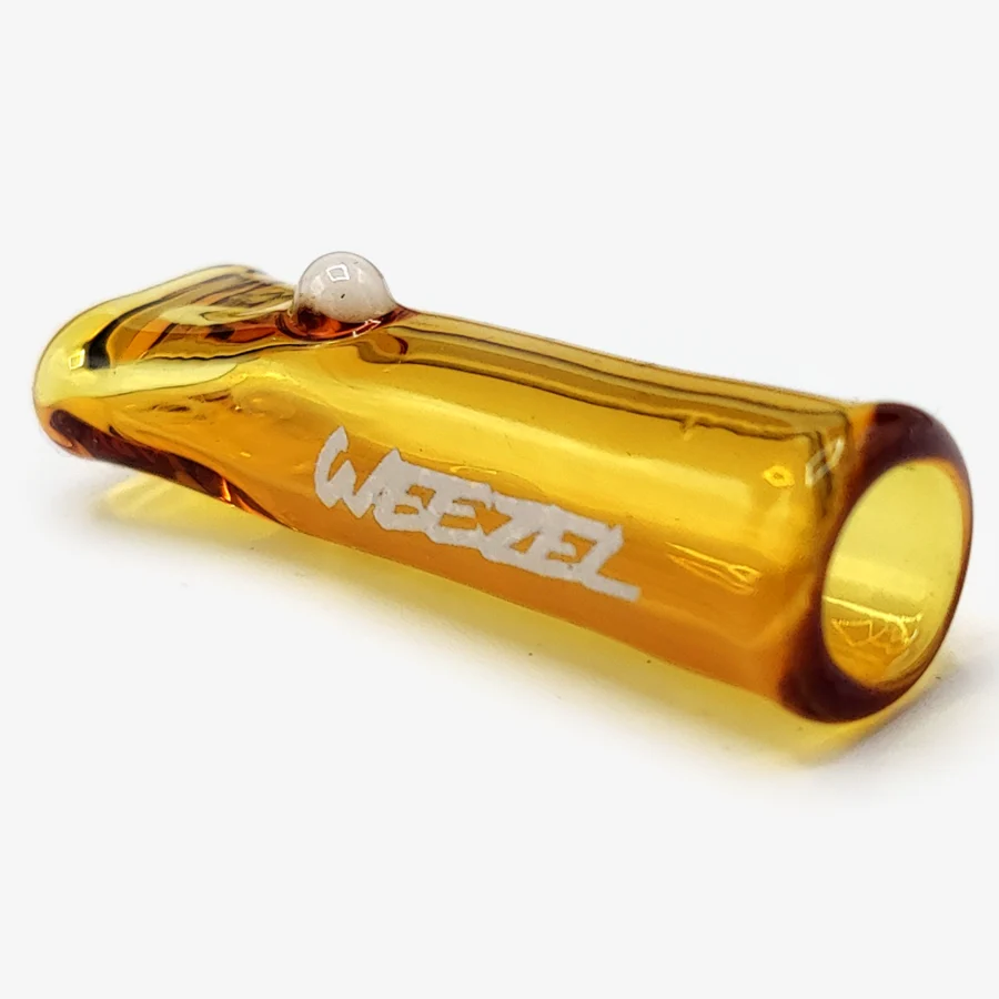 Gelbes Glasmundstück für Joints, mit weißer Perle und weißem WEEZEL Logo schräg