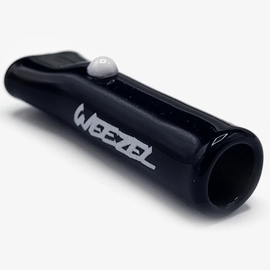 Schwarzes Glasmundstück für Joints, mit weißer Perle und weißem WEEZEL Logo schräg